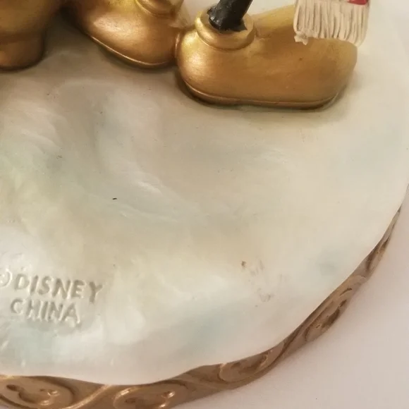 Disney Store Mickey and Minnie Wreath Stocking Holder and Stocking - Picture 13 of 14